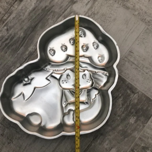 Vintage 1981 Strawberry Shortcake Cake Pan - Picture 4 of 6